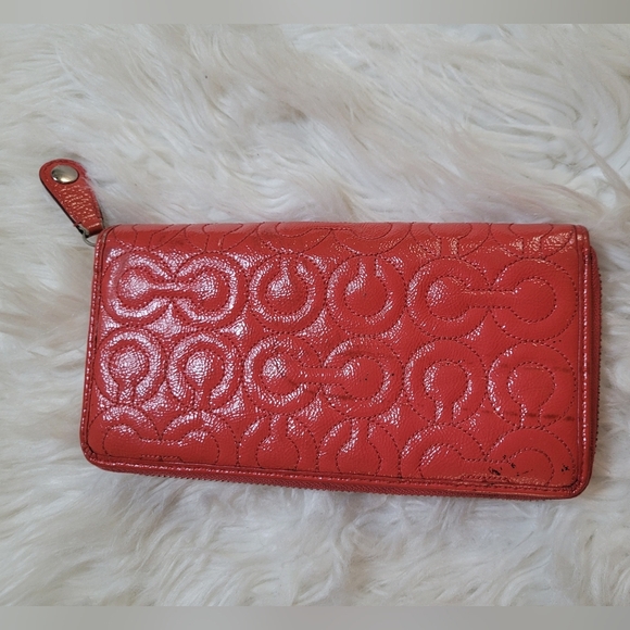 Rare Vintage Coach Embossed Pink Coral Wallet OBO - Picture 1 of 6